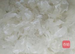 红枣枸杞银耳汤的做法图解3