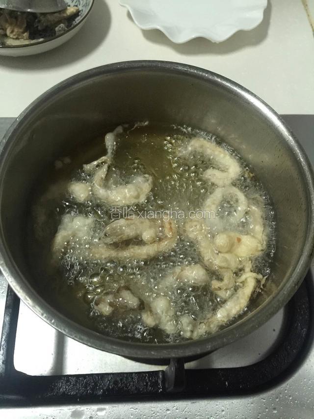 飘浮在油面上即可捞出。