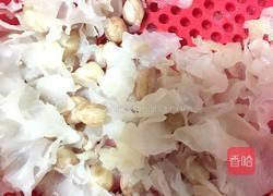 银耳荸荠雪梨花生露的做法图解1