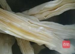 腐竹拌芹菜的做法图解1