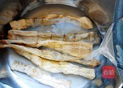 五花肉烧笋干的做法图解2