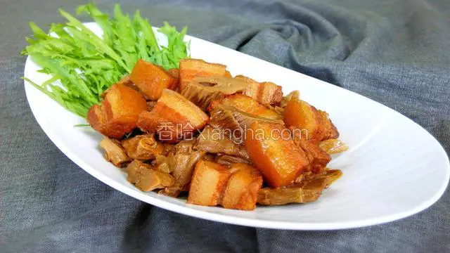 五花肉烧笋干