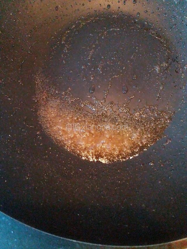 呈褐色粘稠状关火