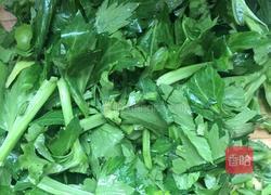 蒸芹菜叶的做法图解2