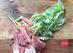 腊八蒜炒藕的做法图解3