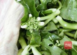 芥兰炒腊肉的做法图解1