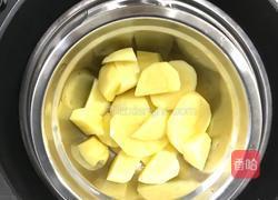土豆泥拌饭的做法图解1
