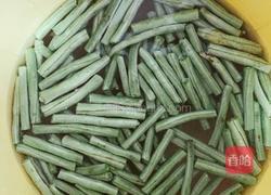 双色肉片的做法图解3