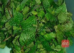 薄荷炒牛肉末的做法图解2