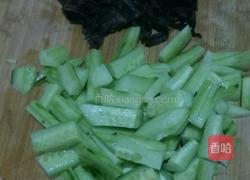 黄瓜木耳炒鸡蛋的做法图解2