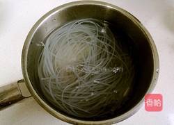 菠菜鸡蛋炖粉条的做法图解1