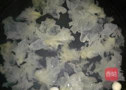 银耳莲子黑芝麻粥的做法图解1