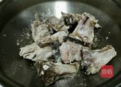 白萝卜脊骨汤的做法图解3