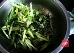 春之绿一一拌甘蓝的做法图解5