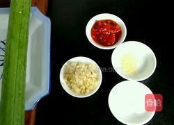 蒜蓉丝瓜蒸粉丝的做法图解2