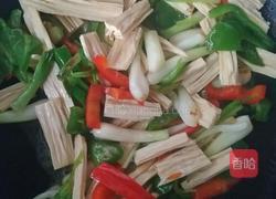 葱头腐竹的做法图解3
