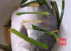 香辣金鲳鱼的做法图解2