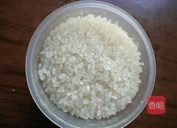 丸子菜煲饭的做法图解1