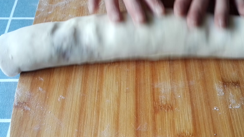 卷成圆柱形