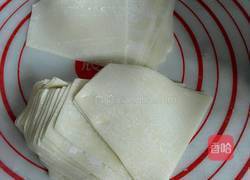 韭菜猪肉馅馄饨的做法图解1