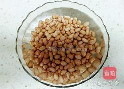 水煮五香花生米的做法图解1