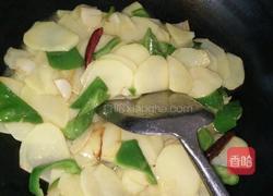 青椒土豆片的做法图解8