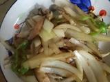 洋葱炒香菇的做法[图]