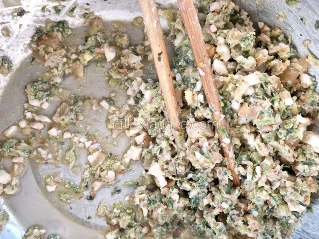 准备馅子。我是用昨天剩的，什么馅子大家随意哈！