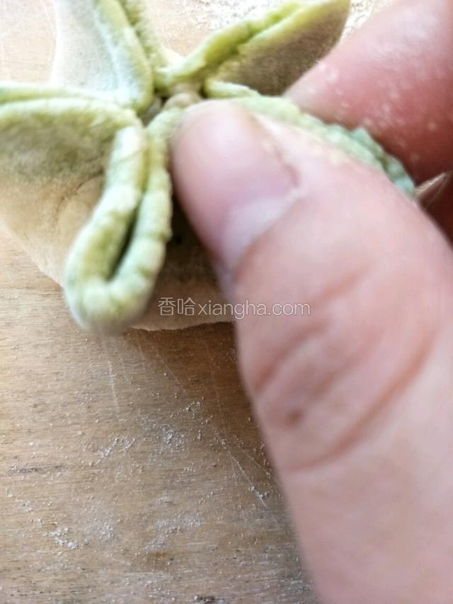 大家都会数钱哈，就给数钱一样，那样捻。
