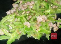 海鱼焖苦瓜的做法图解4