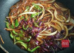 腊肠炒面的做法图解10