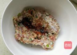 猪肉大葱馅馄饨的做法图解3