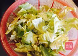 腊肉炒卷心菜的做法图解2