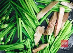 韭苗鹅肝蛋炒面的做法图解9