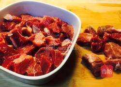 清炖牛肉汤的做法图解1