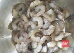 牛奶炸虾 仁的做法图解1