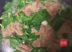 猪肝菠菜枸杞汤的做法图解2