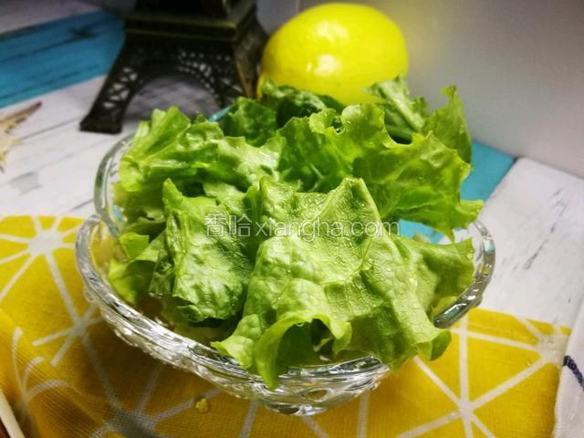 也可以用生菜卷着吃哦，我们东北那疙瘩就这么造