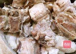 冬瓜胡萝卜玉米排骨汤的做法图解1