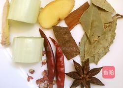 冬瓜胡萝卜玉米排骨汤的做法图解2