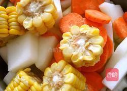 冬瓜胡萝卜玉米排骨汤的做法图解3