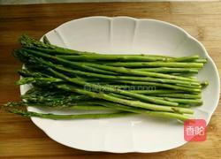 白灼芦笋的做法图解1