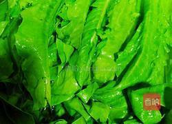 鲮鱼油麦菜的做法图解2