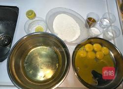 10寸抹茶戚风蛋糕的做法图解1