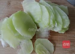 炝拌莴苣的做法图解1