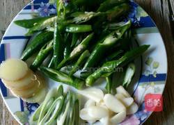 尖椒肉片的做法图解2