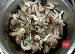 素炒蘑菇的做法图解2