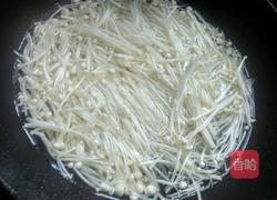 凉拌金针菇的做法图解1