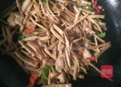 干竹笋炖肉的做法图解4