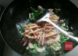 鱿鱼炒蒜苔的做法图解5